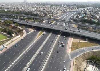 வளர்ச்சி பாதையில் காஷ்மீர் ! ஜம்மு காஷ்மீர் – டெல்லி எக்ஸ்பிரஸ் சாலைத் திட்டப் பணி தொடக்கம் !