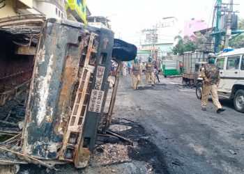 பட்டியல் இன சட்டமன்ற உறுப்பினர் வீடு மற்றும் காவல்நிலையத்தை எரித்த இஸ்லாமிய ஆதரவாளர்கள் கலவர வீடியோ.