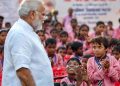 கொரோனாவால்  பெற்றோரை இழந்த குழந்தைகளுக்கு வளர்ப்பு தந்தையாக மாறினார், பிரதமர் மோடி