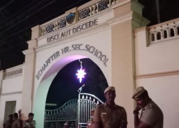 சுவர் இடிந்து விழுந்து 3 மாணவர்கள் உயிரிழந்ததை கைகட்டி வேடிக்கை பார்த்த கிறிஸ்தவ பள்ளி ஆசிரியர்கள் !