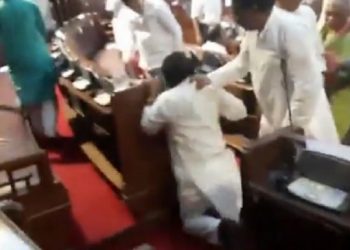 பா.ஜ.க. எம்.எல்.ஏ.க்கள் மீது தாக்குதல்!