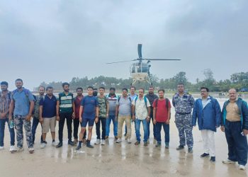 கப்பலில் போராடிய 14 பேரை பத்திரமாக மீட்ட இந்திய கடலோர காவல்படை !