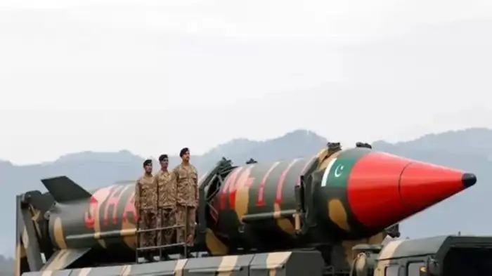 நான்கு நாள் தான் பாகிஸ்தான் சோலி முடிந்துவிடும்! உக்ரைனால் வந்த பிரச்சனை! ஆயுத பற்றாக்குறையால் திணறும் பாகிஸ்தான்!