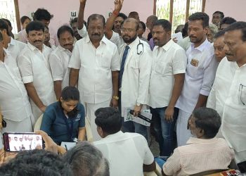 திருவெண்ணெய்நல்லூரில் அதிமுக சார்பில் முன்னாள் முதல்வர் ஜெயலலிதா பிறந்தநாளை ஒட்டி மருத்துவ முகாம் நடைபெற்றது